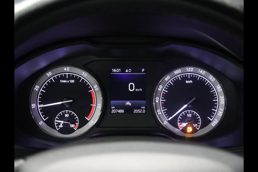 Škoda Kodiaq 1.5 TSI Limited Business Edition 7p. [TREKHAAK, ADAPTIVE CRUISE CONTROL, APPLE CARPLAY, ANDROID AUTO, ACHTERUITRIJCAMERA, PDC V+A, STOELVERWARMING, ELEKTRISCHE ACHTERKLEP, NIEUWSTAAT]