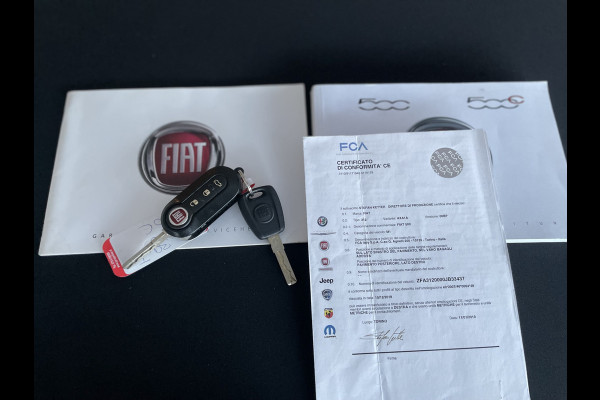 Fiat 500C 1.2 Lounge Airco - Apple carplay - Cruise control - Parkeersensor achter - Navigatiesysteem - Radio - Bluetooth - Licht metalen velgen 16 inch - Start/stop systeem - Elektrische ramen voor - Led dagverl