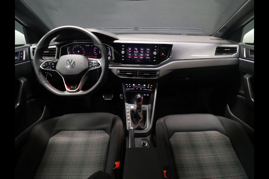 Volkswagen Polo 2.0 TSI GTI [APPLE CARPLAY, ANDROID, SPORTSTUUR, STOELVERWARMING, ADAPTIVE CRUISE, PDC RONDOM, CLIMATE, NIEUWSTAAT]