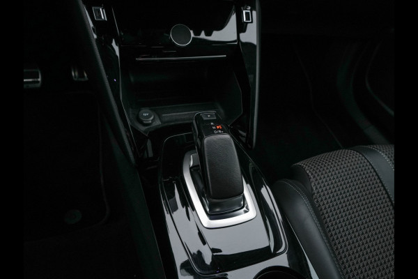 Peugeot e-2008 EV GT 50 kWh {SOH-91%} Aut. *DIGI-COCKPIT | FULL-LED | BLIS | KEYLESS | LEATHER-FABRIC | CAMERA | CARPLAY | CCS-FASTLOADER | DAB+ | NAVI-FULLMAP | ECC | PDC | SPORT-SEATS | AMBIENT-LIGHT | PRIVACY-GLASS | 17''ALU*