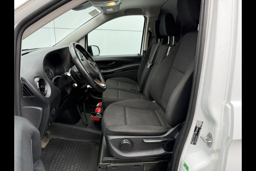 Mercedes-Benz Vito 116 2.1 CDI Automaat L2H1 Adaptieve LED-verlichting Climate Control Cruise Control Trekhaak Carplay Camera Stoelverwarming