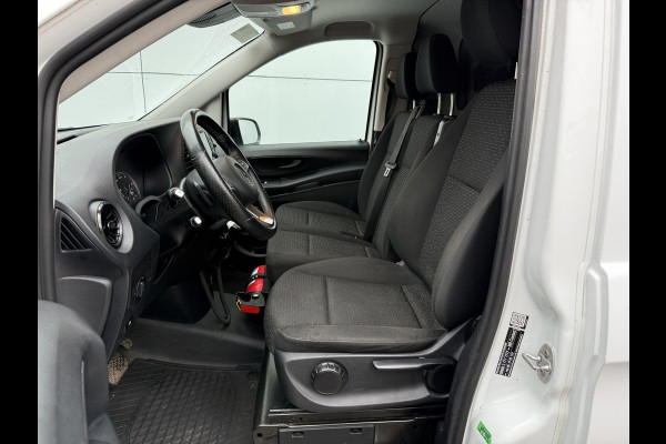 Mercedes-Benz Vito 116 2.1 CDI Automaat L2H1 Adaptieve LED-verlichting Climate Control Cruise Control Trekhaak Carplay Camera Stoelverwarming