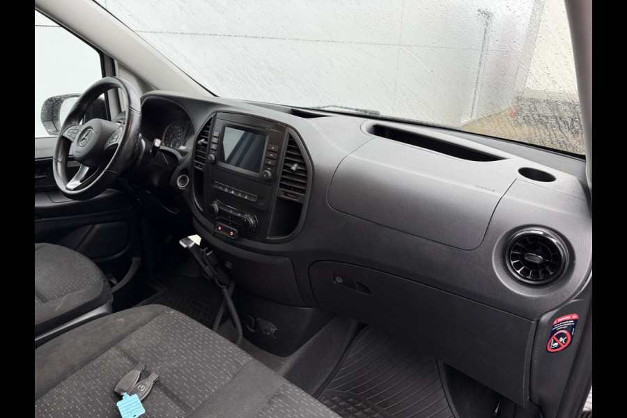 Mercedes-Benz Vito 116 2.1 CDI Automaat L2H1 Adaptieve LED-verlichting Climate Control Cruise Control Trekhaak Carplay Camera Stoelverwarming