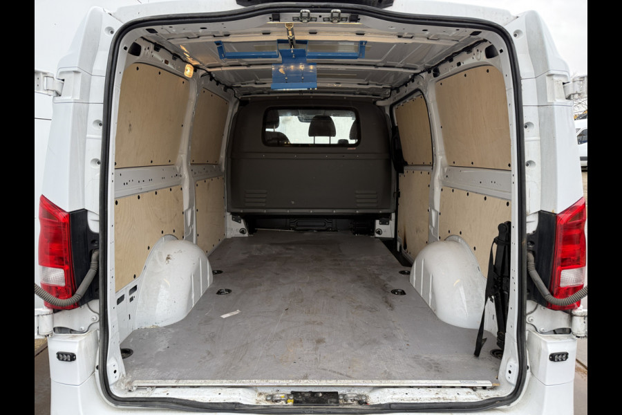 Mercedes-Benz Vito 116 2.1 CDI Automaat L2H1 Adaptieve LED-verlichting Climate Control Cruise Control Trekhaak Carplay Camera Stoelverwarming