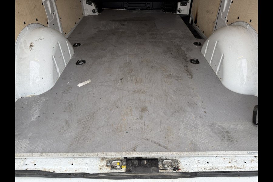 Mercedes-Benz Vito 116 2.1 CDI Automaat L2H1 Adaptieve LED-verlichting Climate Control Cruise Control Trekhaak Carplay Camera Stoelverwarming