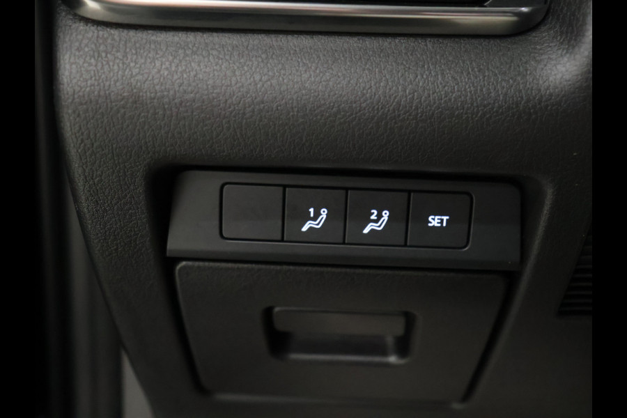 Mazda CX-30 2.0 e-SkyActiv-X M Hybrid Comfort [TREKHAAK AFNEEMBAAR, MEMORY SEATS, BOSE SOUND, HEAD-UP, STUURVERWARMING, CAMERA, ADAPTIVE CRUISE, VOL LEDER, STOELVERWARMING, BLUETOOTH, CLIMATE, NIEUWSTAAT]