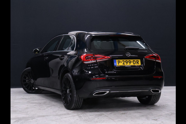 Mercedes-Benz A-Klasse 250 e Business Solution Luxury Limited [TREKHAAK, CRUISE CONTROL, SFEERVERLICHTING, BLUETOOTH TELEFOON, ACHTERUITRIJCAMERA, PDC V+A, STOELVERWARMING, NIEUWSTAAT]