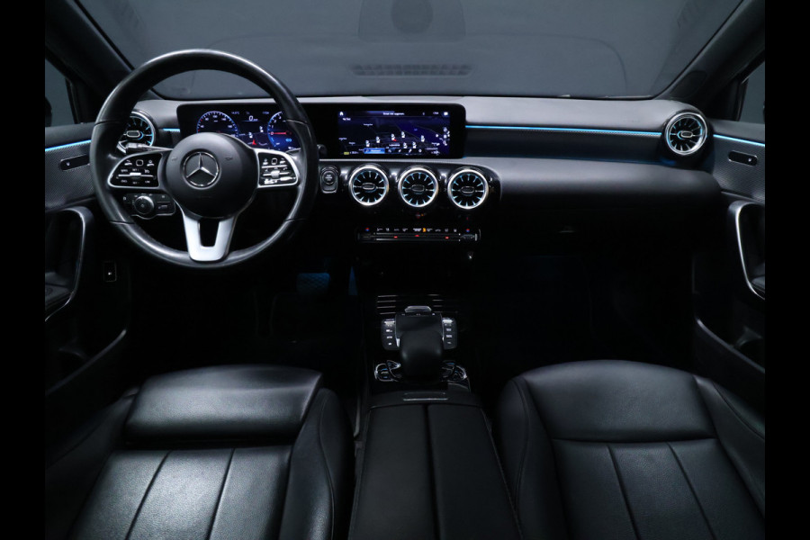 Mercedes-Benz A-Klasse 250 e Business Solution Luxury Limited [TREKHAAK, CRUISE CONTROL, SFEERVERLICHTING, BLUETOOTH TELEFOON, ACHTERUITRIJCAMERA, PDC V+A, STOELVERWARMING, NIEUWSTAAT]