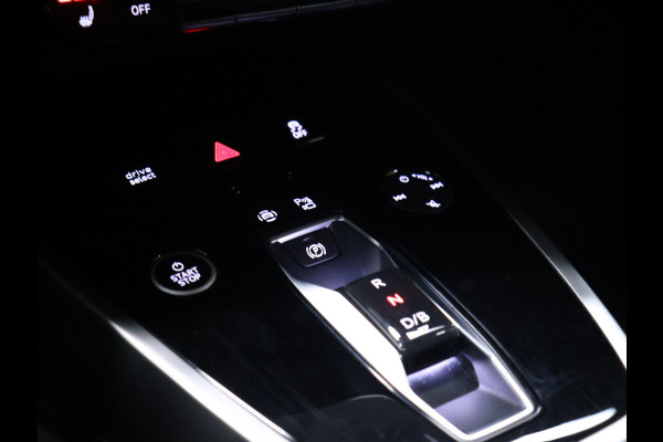 Audi Q4 e-tron 40 Launch edition Advanced Plus 77 kWh [MEMORY SEATS, ADAPTIVE CRUISE CONTROL, APPLE CARPAY, ANDROID AUTO, HUD, SONOS, ACHTERUITRIJCAMERA, PDC V+A, STUURVERWARMING, NIEUWSTAAT]