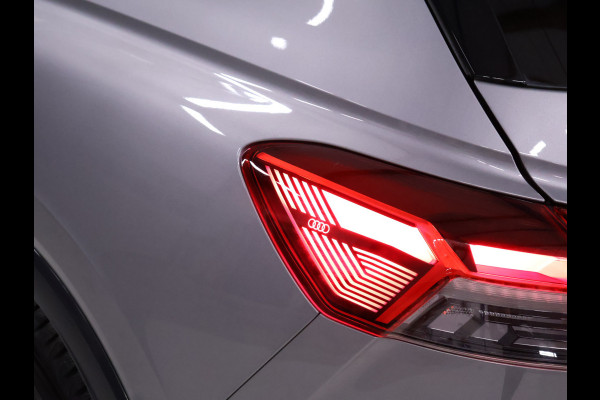 Audi Q4 e-tron 40 Launch edition Advanced Plus 77 kWh [MEMORY SEATS, ADAPTIVE CRUISE CONTROL, APPLE CARPAY, ANDROID AUTO, HUD, SONOS, ACHTERUITRIJCAMERA, PDC V+A, STUURVERWARMING, NIEUWSTAAT]