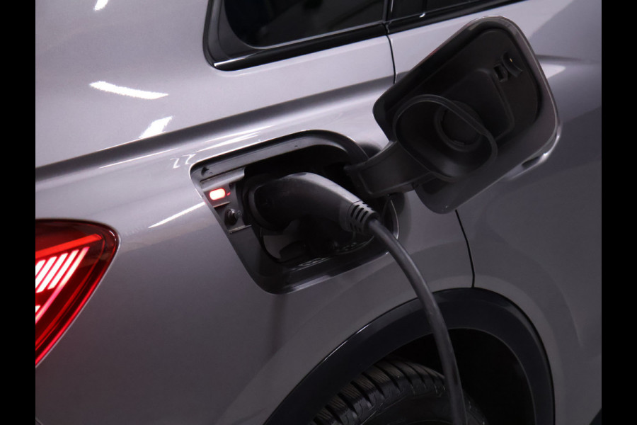 Audi Q4 e-tron 40 Launch edition Advanced Plus 77 kWh [MEMORY SEATS, ADAPTIVE CRUISE CONTROL, APPLE CARPAY, ANDROID AUTO, HUD, SONOS, ACHTERUITRIJCAMERA, PDC V+A, STUURVERWARMING, NIEUWSTAAT]