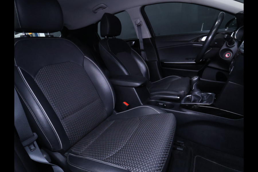 Kia Xceed 1.4 T-GDi DynamicLine [APPLE CARPLAY, ANDROID AUTO, CRUISE CONTROL, JBL, ACHTERUITRIJCAMERA, PDC ACHTER, STOELVERWARMING, STUURVERWARMING, NIEUWSTAAT]