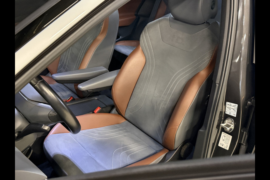 Volkswagen ID.4 First 77 kWh | Elek. Trekhaak | Warmtepomp | Apple Carplay | Camera