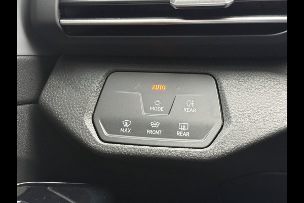 Volkswagen ID.4 First 77 kWh | Elek. Trekhaak | Warmtepomp | Apple Carplay | Camera