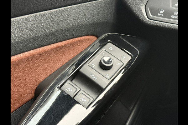 Volkswagen ID.4 First 77 kWh | Elek. Trekhaak | Warmtepomp | Apple Carplay | Camera