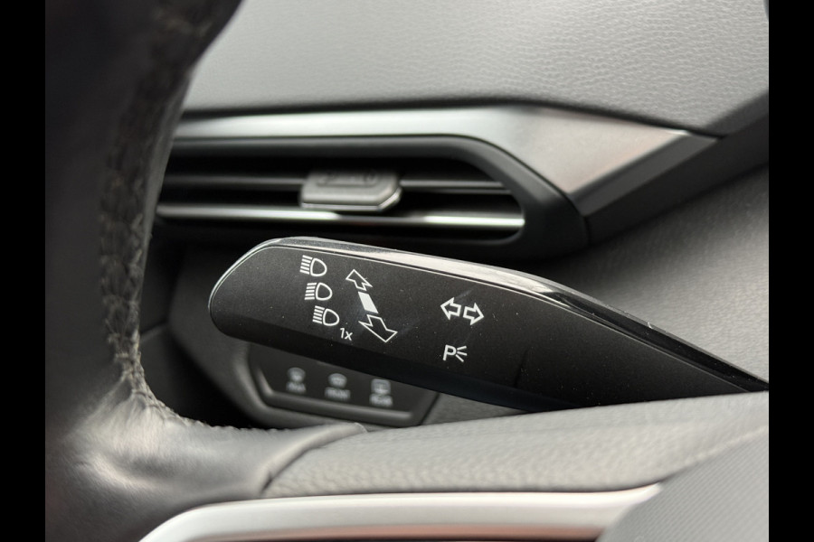 Volkswagen ID.4 First 77 kWh | Elek. Trekhaak | Warmtepomp | Apple Carplay | Camera