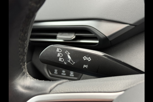 Volkswagen ID.4 First 77 kWh | Elek. Trekhaak | Warmtepomp | Apple Carplay | Camera