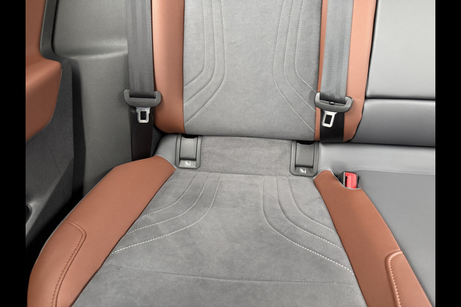 Volkswagen ID.4 First 77 kWh | Elek. Trekhaak | Warmtepomp | Apple Carplay | Camera