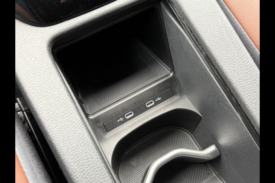 Volkswagen ID.4 First 77 kWh | Elek. Trekhaak | Warmtepomp | Apple Carplay | Camera