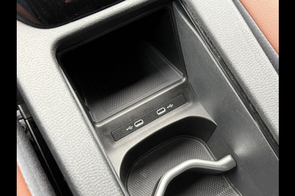 Volkswagen ID.4 First 77 kWh | Elek. Trekhaak | Warmtepomp | Apple Carplay | Camera