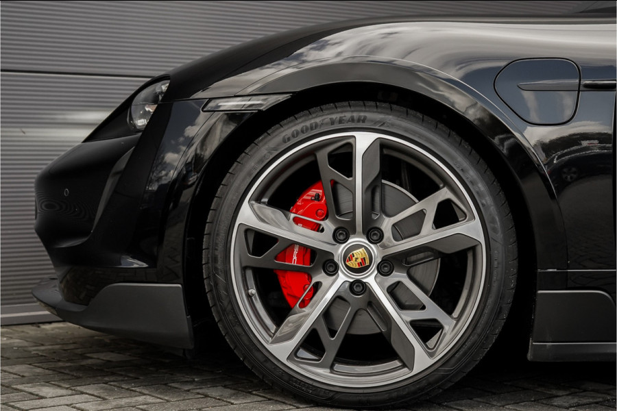 Porsche Taycan Cross Turismo 4S 93 kWh 4WS Luchtvering HUD Pano Bose