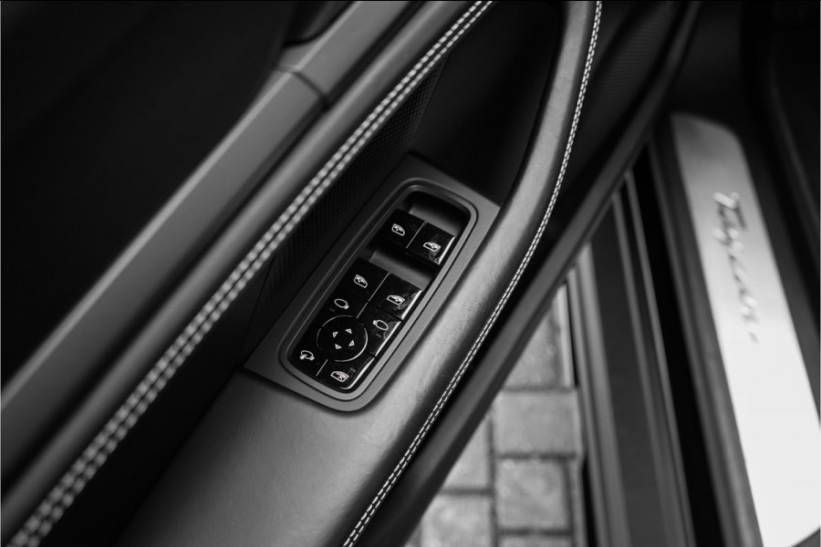 Porsche Taycan Cross Turismo 4S 93 kWh 4WS Luchtvering HUD Pano Bose