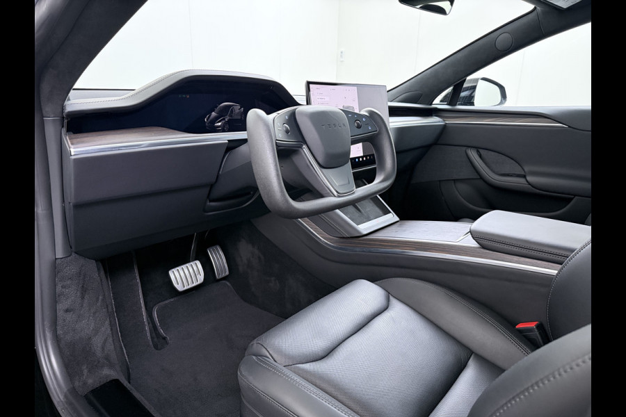 Tesla Model S 680 pk 0-100 3,1sec. Adaptive-Luchtvering FSD-4 / AutoPilot-4 Enhanced EAP ASS-Smart Summon Yoke Stuur Zelf-Parkeren / Voorrijde Long Range100kw Dual Motor 4WD AWD Schuifkanteldak Wi-Fi.Vb. App AEB ASR Rijstrookhulp Bordherkenning ACC ESP DodehoekDetector  Mistlampen Verwarmde-Sproeiers AWD 4 wheel Drive 1.600kg Trekvermogen Orig. NL-se auto 118.000 euro nieuw ! Fabrieksgarantie 4 jaar 80.000 en 240.000/8 jaar Accupakket!