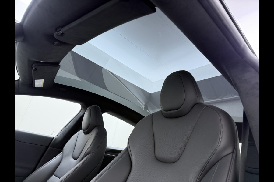 Tesla Model S 680 pk 0-100 3,1sec. Adaptive-Luchtvering FSD-4 / AutoPilot-4 Enhanced EAP ASS-Smart Summon Yoke Stuur Zelf-Parkeren / Voorrijde Long Range100kw Dual Motor 4WD AWD Schuifkanteldak Wi-Fi.Vb. App AEB ASR Rijstrookhulp Bordherkenning ACC ESP DodehoekDetector  Mistlampen Verwarmde-Sproeiers AWD 4 wheel Drive 1.600kg Trekvermogen Orig. NL-se auto 118.000 euro nieuw ! Fabrieksgarantie 4 jaar 80.000 en 240.000/8 jaar Accupakket!