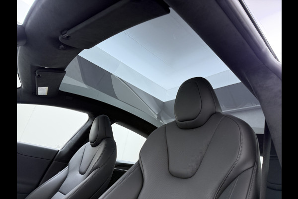 Tesla Model S 680 pk 0-100 3,1sec. Adaptive-Luchtvering FSD-4 / AutoPilot-4 Enhanced EAP ASS-Smart Summon Yoke Stuur Zelf-Parkeren / Voorrijde Long Range100kw Dual Motor 4WD AWD Schuifkanteldak Wi-Fi.Vb. App AEB ASR Rijstrookhulp Bordherkenning ACC ESP DodehoekDetector  Mistlampen Verwarmde-Sproeiers AWD 4 wheel Drive 1.600kg Trekvermogen Orig. NL-se auto 118.000 euro nieuw ! Fabrieksgarantie 4 jaar 80.000 en 240.000/8 jaar Accupakket!