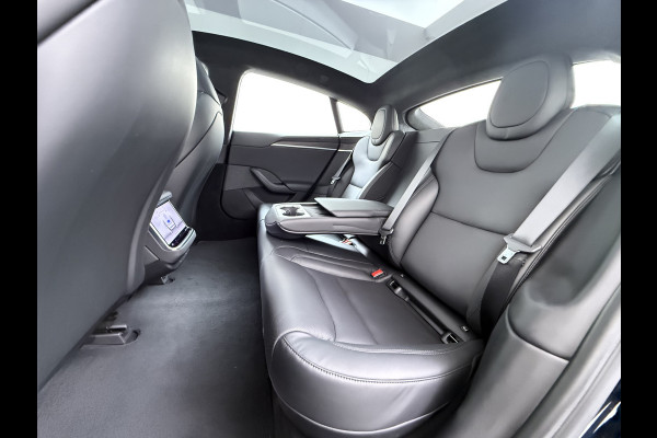 Tesla Model S 680 pk 0-100 3,1sec. Adaptive-Luchtvering FSD-4 / AutoPilot-4 Enhanced EAP ASS-Smart Summon Yoke Stuur Zelf-Parkeren / Voorrijde Long Range100kw Dual Motor 4WD AWD Schuifkanteldak Wi-Fi.Vb. App AEB ASR Rijstrookhulp Bordherkenning ACC ESP DodehoekDetector  Mistlampen Verwarmde-Sproeiers AWD 4 wheel Drive 1.600kg Trekvermogen Orig. NL-se auto 118.000 euro nieuw ! Fabrieksgarantie 4 jaar 80.000 en 240.000/8 jaar Accupakket!