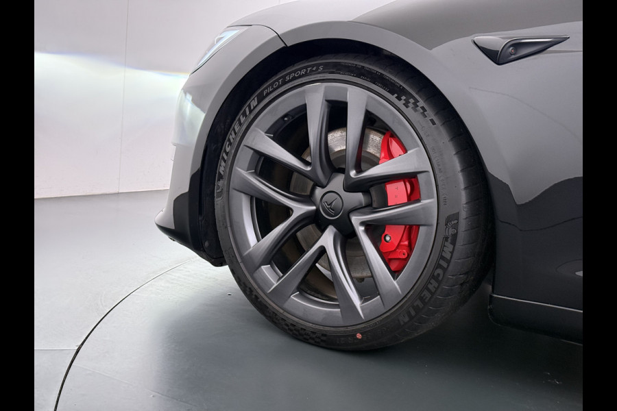 Tesla Model S 680 pk 0-100 3,1sec. Adaptive-Luchtvering FSD-4 / AutoPilot-4 Enhanced EAP ASS-Smart Summon Yoke Stuur Zelf-Parkeren / Voorrijde Long Range100kw Dual Motor 4WD AWD Schuifkanteldak Wi-Fi.Vb. App AEB ASR Rijstrookhulp Bordherkenning ACC ESP DodehoekDetector  Mistlampen Verwarmde-Sproeiers AWD 4 wheel Drive 1.600kg Trekvermogen Orig. NL-se auto 118.000 euro nieuw ! Fabrieksgarantie 4 jaar 80.000 en 240.000/8 jaar Accupakket!