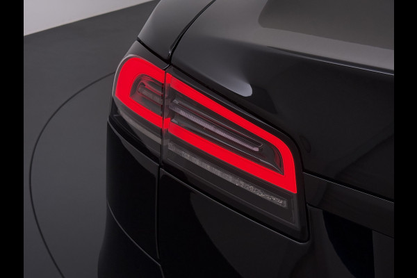 Tesla Model S 680 pk 0-100 3,1sec. Adaptive-Luchtvering FSD-4 / AutoPilot-4 Enhanced EAP ASS-Smart Summon Yoke Stuur Zelf-Parkeren / Voorrijde Long Range100kw Dual Motor 4WD AWD Schuifkanteldak Wi-Fi.Vb. App AEB ASR Rijstrookhulp Bordherkenning ACC ESP DodehoekDetector  Mistlampen Verwarmde-Sproeiers AWD 4 wheel Drive 1.600kg Trekvermogen Orig. NL-se auto 118.000 euro nieuw ! Fabrieksgarantie 4 jaar 80.000 en 240.000/8 jaar Accupakket!