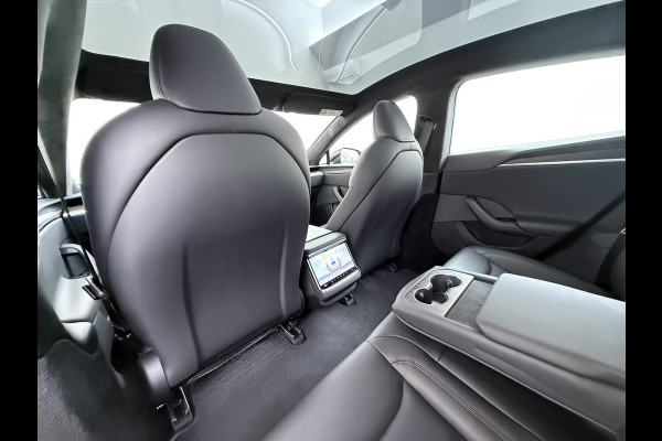Tesla Model S 680 pk 0-100 3,1sec. Adaptive-Luchtvering FSD-4 / AutoPilot-4 Enhanced EAP ASS-Smart Summon Yoke Stuur Zelf-Parkeren / Voorrijde Long Range100kw Dual Motor 4WD AWD Schuifkanteldak Wi-Fi.Vb. App AEB ASR Rijstrookhulp Bordherkenning ACC ESP DodehoekDetector  Mistlampen Verwarmde-Sproeiers AWD 4 wheel Drive 1.600kg Trekvermogen Orig. NL-se auto 118.000 euro nieuw ! Fabrieksgarantie 4 jaar 80.000 en 240.000/8 jaar Accupakket!