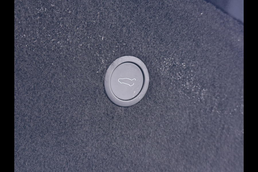 Tesla Model S 680 pk 0-100 3,1sec. Adaptive-Luchtvering FSD-4 / AutoPilot-4 Enhanced EAP ASS-Smart Summon Yoke Stuur Zelf-Parkeren / Voorrijde Long Range100kw Dual Motor 4WD AWD Schuifkanteldak Wi-Fi.Vb. App AEB ASR Rijstrookhulp Bordherkenning ACC ESP DodehoekDetector  Mistlampen Verwarmde-Sproeiers AWD 4 wheel Drive 1.600kg Trekvermogen Orig. NL-se auto 118.000 euro nieuw ! Fabrieksgarantie 4 jaar 80.000 en 240.000/8 jaar Accupakket!