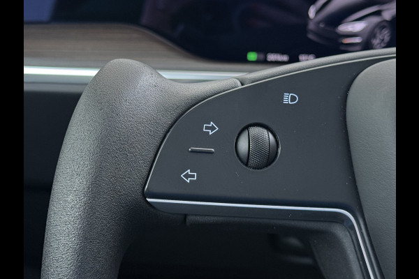 Tesla Model S 680 pk 0-100 3,1sec. Adaptive-Luchtvering FSD-4 / AutoPilot-4 Enhanced EAP ASS-Smart Summon Yoke Stuur Zelf-Parkeren / Voorrijde Long Range100kw Dual Motor 4WD AWD Schuifkanteldak Wi-Fi.Vb. App AEB ASR Rijstrookhulp Bordherkenning ACC ESP DodehoekDetector  Mistlampen Verwarmde-Sproeiers AWD 4 wheel Drive 1.600kg Trekvermogen Orig. NL-se auto 118.000 euro nieuw ! Fabrieksgarantie 4 jaar 80.000 en 240.000/8 jaar Accupakket!