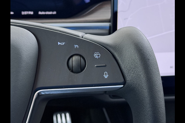 Tesla Model S 680 pk 0-100 3,1sec. Adaptive-Luchtvering FSD-4 / AutoPilot-4 Enhanced EAP ASS-Smart Summon Yoke Stuur Zelf-Parkeren / Voorrijde Long Range100kw Dual Motor 4WD AWD Schuifkanteldak Wi-Fi.Vb. App AEB ASR Rijstrookhulp Bordherkenning ACC ESP DodehoekDetector  Mistlampen Verwarmde-Sproeiers AWD 4 wheel Drive 1.600kg Trekvermogen Orig. NL-se auto 118.000 euro nieuw ! Fabrieksgarantie 4 jaar 80.000 en 240.000/8 jaar Accupakket!