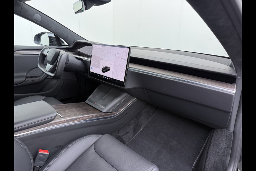 Tesla Model S 680 pk 0-100 3,1sec. Adaptive-Luchtvering FSD-4 / AutoPilot-4 Enhanced EAP ASS-Smart Summon Yoke Stuur Zelf-Parkeren / Voorrijde Long Range100kw Dual Motor 4WD AWD Schuifkanteldak Wi-Fi.Vb. App AEB ASR Rijstrookhulp Bordherkenning ACC ESP DodehoekDetector  Mistlampen Verwarmde-Sproeiers AWD 4 wheel Drive 1.600kg Trekvermogen Orig. NL-se auto 118.000 euro nieuw ! Fabrieksgarantie 4 jaar 80.000 en 240.000/8 jaar Accupakket!