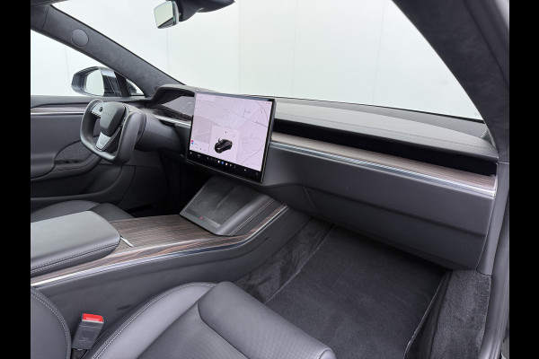 Tesla Model S 680 pk 0-100 3,1sec. Adaptive-Luchtvering FSD-4 / AutoPilot-4 Enhanced EAP ASS-Smart Summon Yoke Stuur Zelf-Parkeren / Voorrijde Long Range100kw Dual Motor 4WD AWD Schuifkanteldak Wi-Fi.Vb. App AEB ASR Rijstrookhulp Bordherkenning ACC ESP DodehoekDetector  Mistlampen Verwarmde-Sproeiers AWD 4 wheel Drive 1.600kg Trekvermogen Orig. NL-se auto 118.000 euro nieuw ! Fabrieksgarantie 4 jaar 80.000 en 240.000/8 jaar Accupakket!