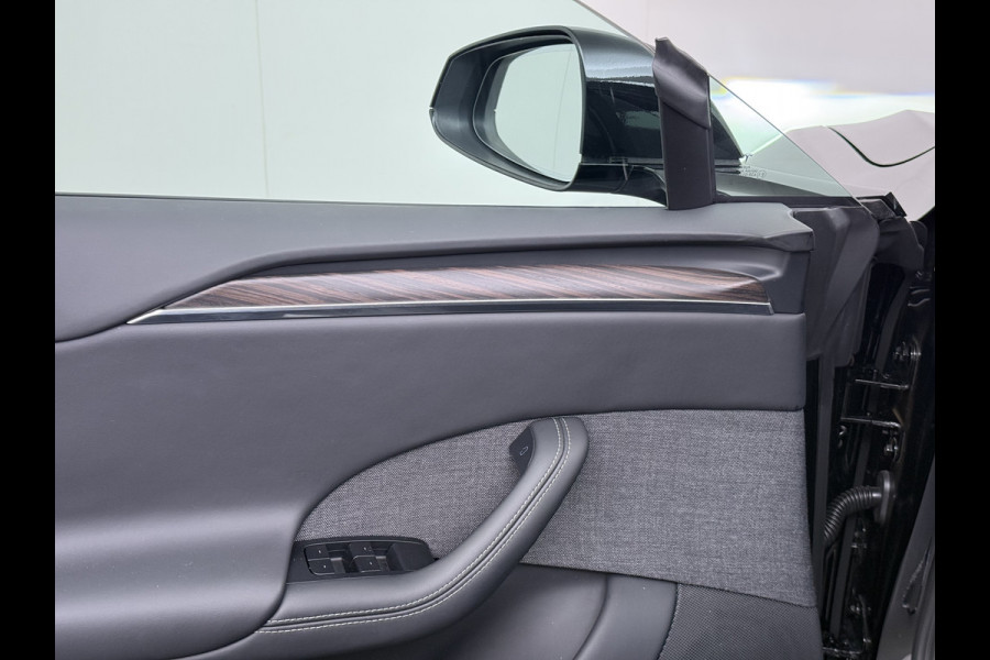 Tesla Model S 680 pk 0-100 3,1sec. Adaptive-Luchtvering FSD-4 / AutoPilot-4 Enhanced EAP ASS-Smart Summon Yoke Stuur Zelf-Parkeren / Voorrijde Long Range100kw Dual Motor 4WD AWD Schuifkanteldak Wi-Fi.Vb. App AEB ASR Rijstrookhulp Bordherkenning ACC ESP DodehoekDetector  Mistlampen Verwarmde-Sproeiers AWD 4 wheel Drive 1.600kg Trekvermogen Orig. NL-se auto 118.000 euro nieuw ! Fabrieksgarantie 4 jaar 80.000 en 240.000/8 jaar Accupakket!