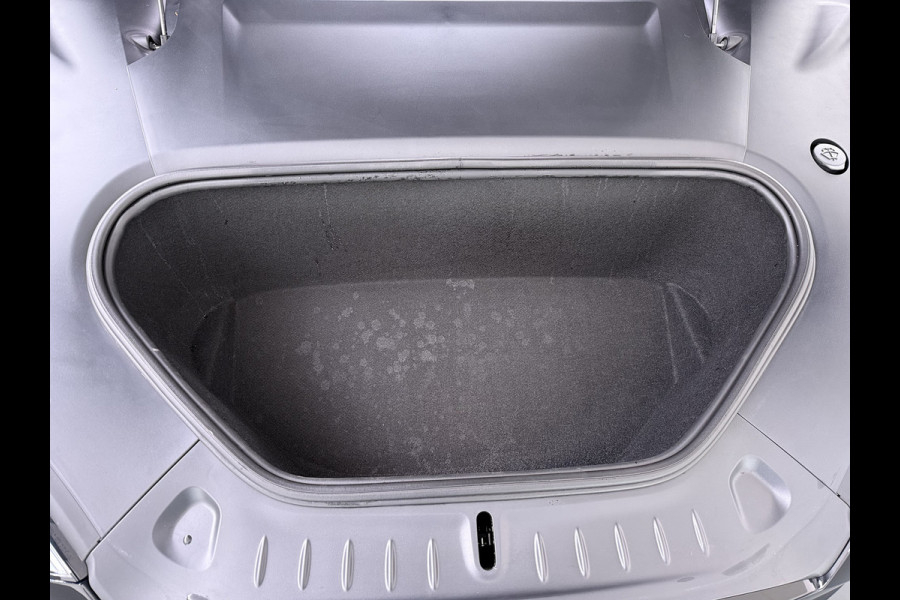 Tesla Model S 680 pk 0-100 3,1sec. Adaptive-Luchtvering FSD-4 / AutoPilot-4 Enhanced EAP ASS-Smart Summon Yoke Stuur Zelf-Parkeren / Voorrijde Long Range100kw Dual Motor 4WD AWD Schuifkanteldak Wi-Fi.Vb. App AEB ASR Rijstrookhulp Bordherkenning ACC ESP DodehoekDetector  Mistlampen Verwarmde-Sproeiers AWD 4 wheel Drive 1.600kg Trekvermogen Orig. NL-se auto 118.000 euro nieuw ! Fabrieksgarantie 4 jaar 80.000 en 240.000/8 jaar Accupakket!