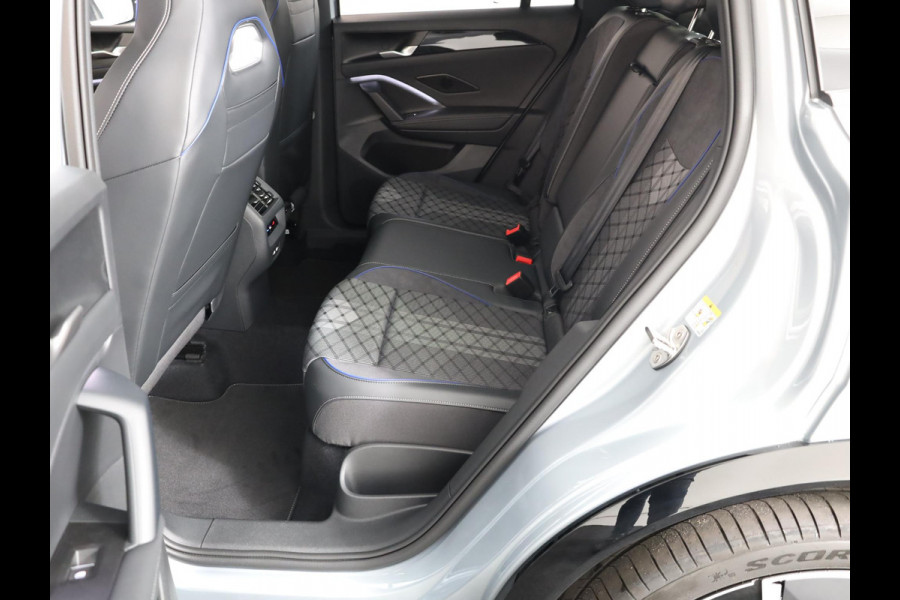 Volkswagen Tiguan R-Line-Edition 1.5 eHybrid 272 pk DSG | 20" LM | Stoel & stuurverwarming | 360 graden camera | IQ.Light |