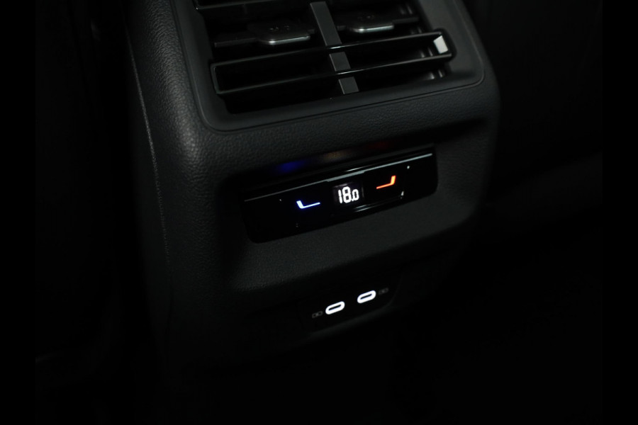 Volkswagen Tiguan R-Line-Edition 1.5 eHybrid 272 pk DSG | 20" LM | Stoel & stuurverwarming | 360 graden camera | IQ.Light |