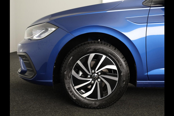 Volkswagen Polo GP Life Edition 1.0 95 pk 5 versn. Hand | 15" LM | Stoelverwarming | Camera |