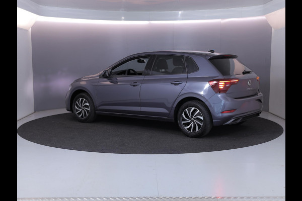 Volkswagen Polo GP Life Edition 1.0 95 pk 5 versn. Hand | 15" LM | Stoelverwarming | Camera |