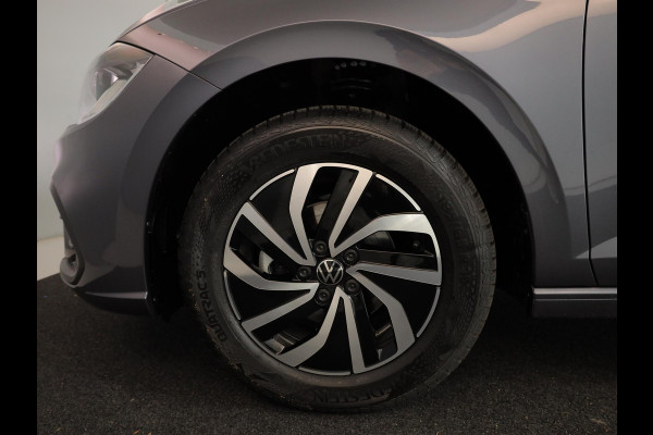 Volkswagen Polo GP Life Edition 1.0 95 pk 5 versn. Hand | 15" LM | Stoelverwarming | Camera |