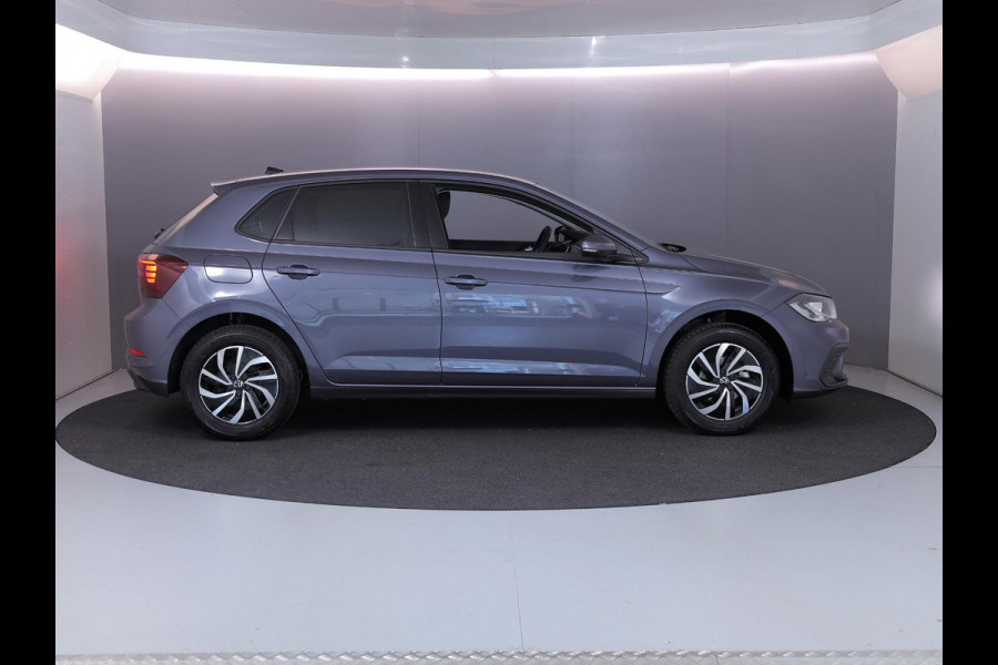 Volkswagen Polo GP Life Edition 1.0 95 pk 5 versn. Hand | 15" LM | Stoelverwarming | Camera |