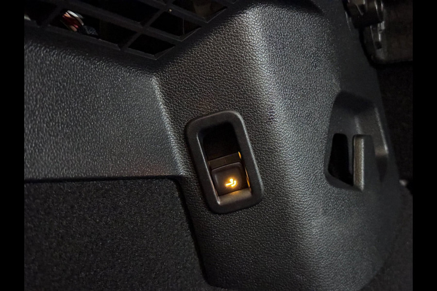 Volkswagen Golf 1.5 eTSI R-Line PANO | HARMAN KARDON | HEAD UP | IQ LIGHT