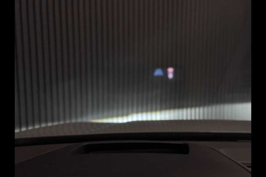 Volkswagen Golf 1.5 eTSI R-Line PANO | HARMAN KARDON | HEAD UP | IQ LIGHT