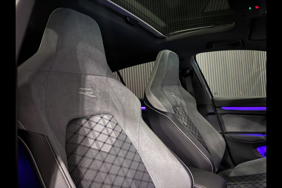Volkswagen Golf 1.5 eTSI R-Line PANO | HARMAN KARDON | HEAD UP | IQ LIGHT