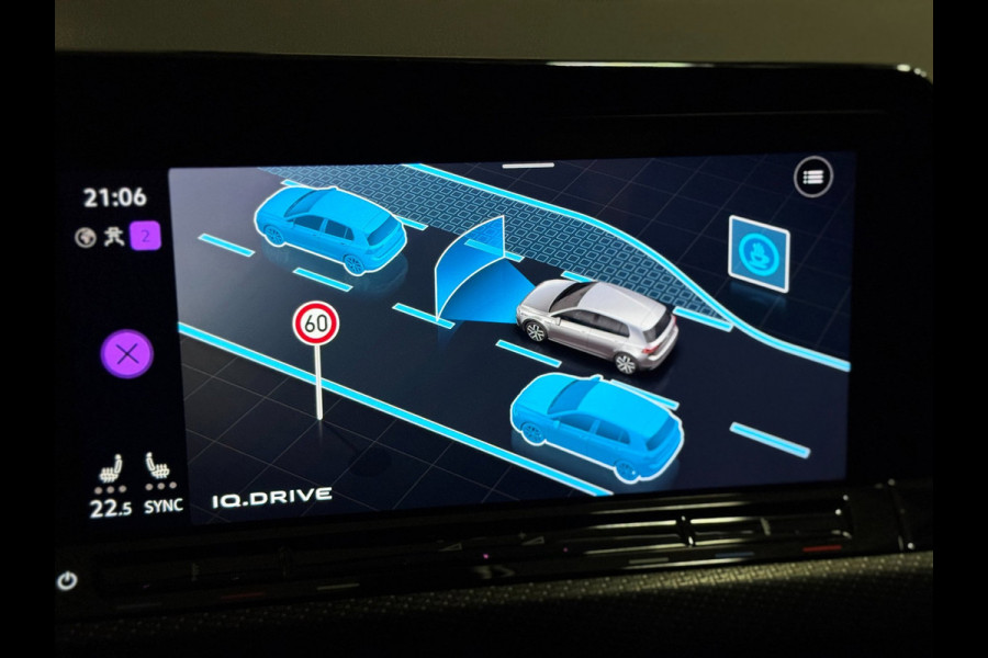 Volkswagen Golf 1.5 eTSI R-Line PANO | HARMAN KARDON | HEAD UP | IQ LIGHT